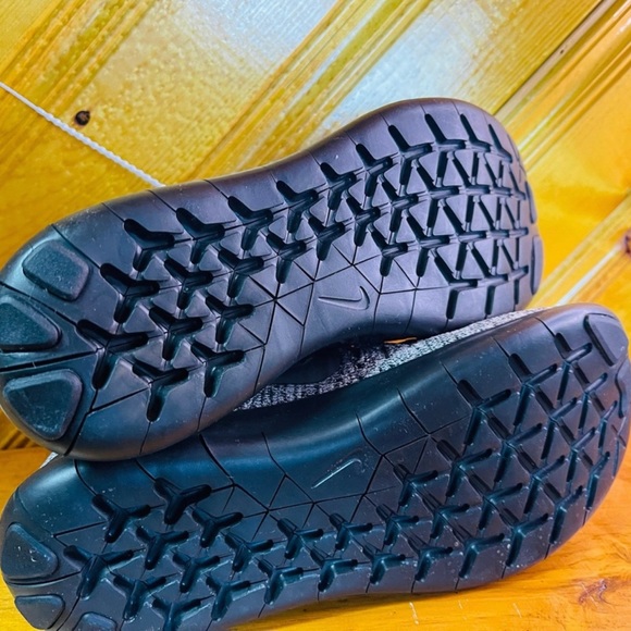 Nike free rn flynet women size 7 - Picture 3 of 3